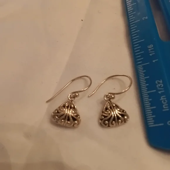 vintage Balinese-style filigree earrings - Picture 2 of 3